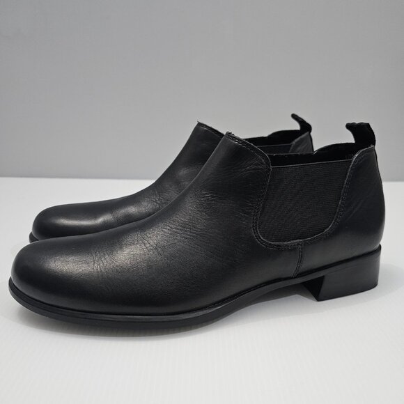 Munro Bedford Ankle Bootie Womens 10 NARROW Black Leather Low Profile Chelsea - Picture 1 of 12